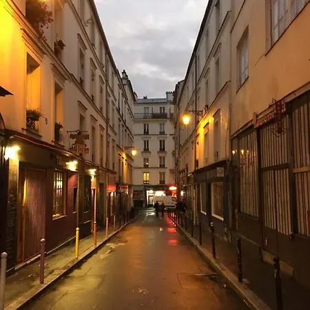 Comfortable Studio Near Buttes Chaumont Апартаменты Париж